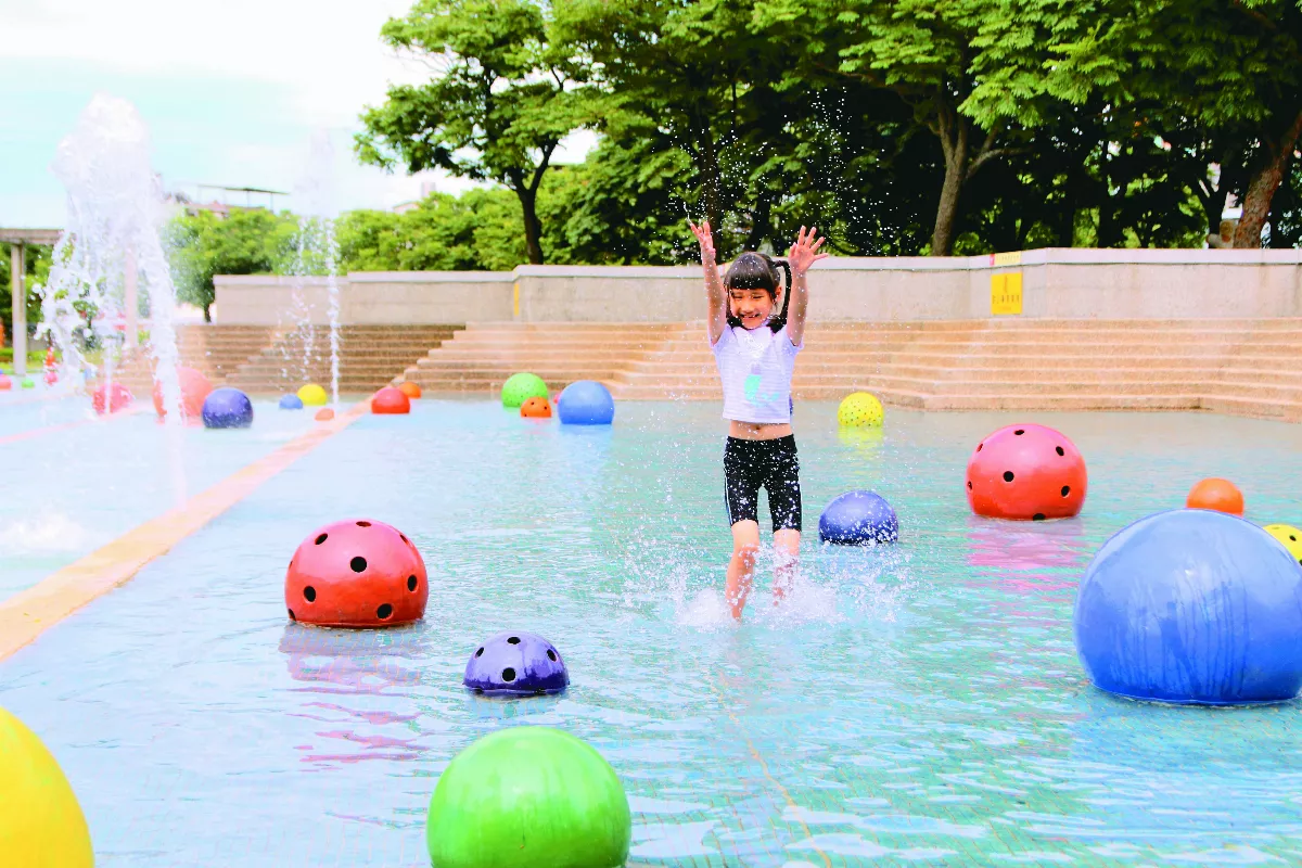 鶯歌陶博館  開放戲水池消暑