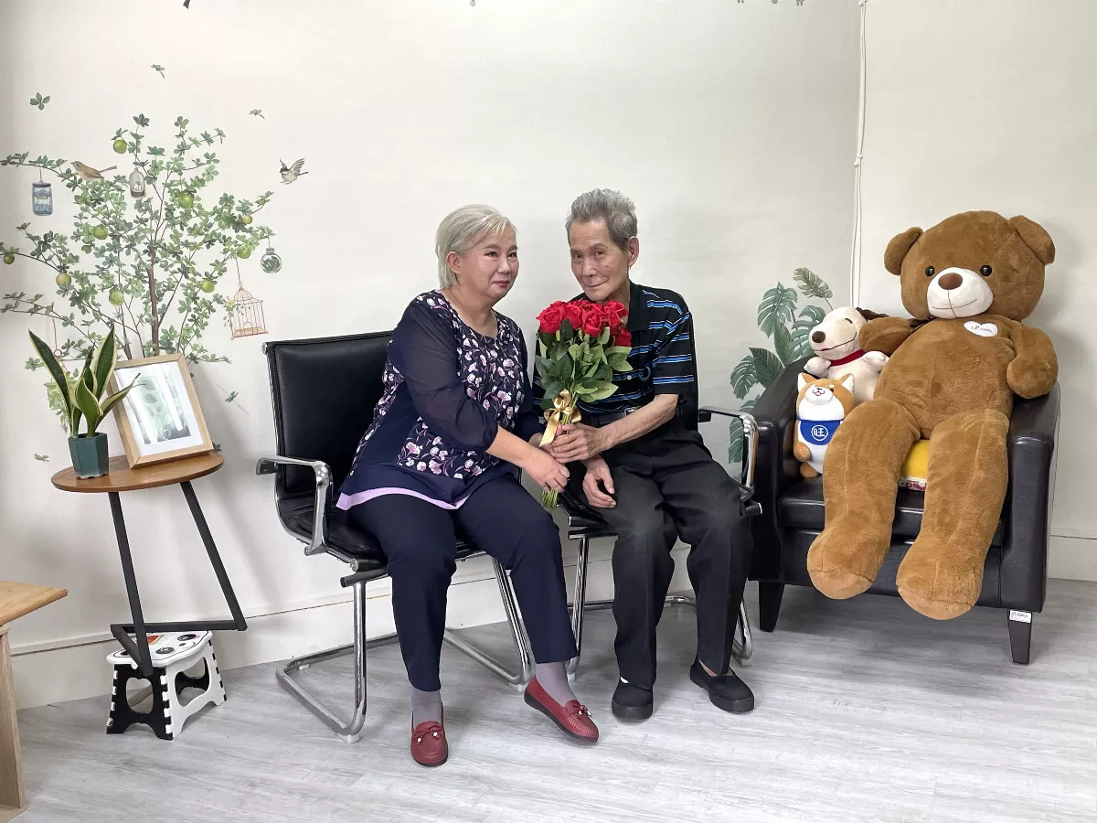 為社區雙老家庭 留下幸福合影 