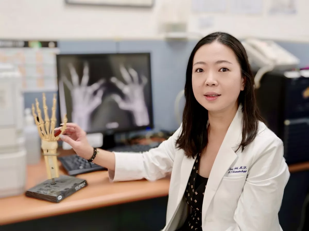 輕忽類風溼性關節炎  7旬婦手指變形險失能