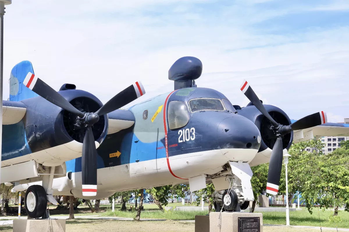 台南港濱歷史公園 除役軍機觀光新亮點