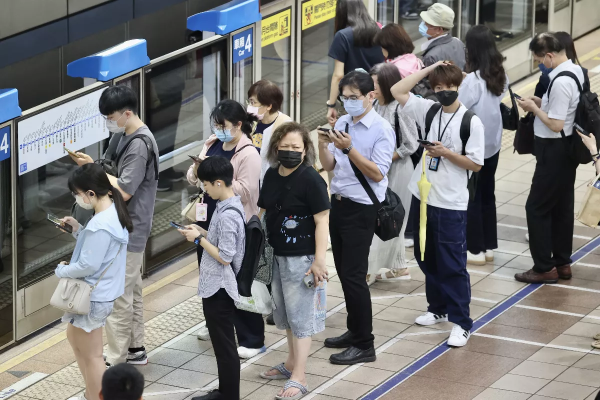 新冠變異株LB.1竄起 醫：傳染力更強建議戴口罩