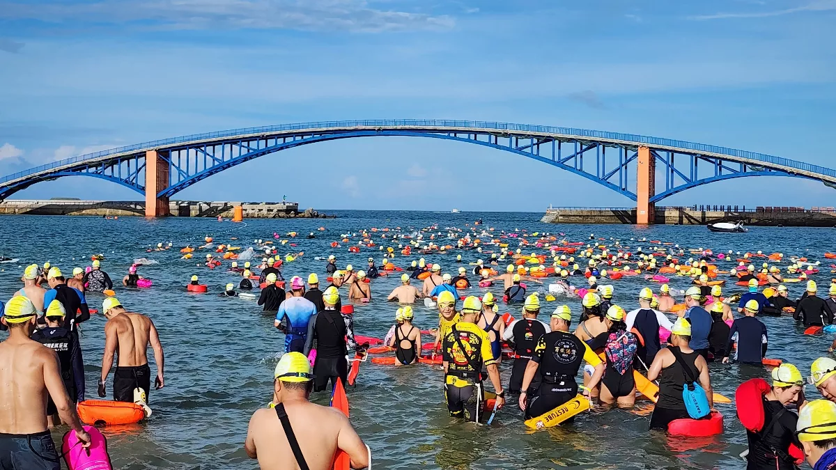 2024泳渡澎湖灣 上千名好手下水挑戰