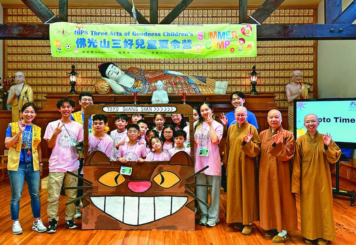紐約三好營隊  龍貓公車現身