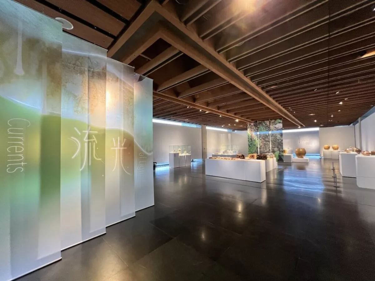 鶯歌陶博館植物灰釉展開幕  探索流光色彩與表情