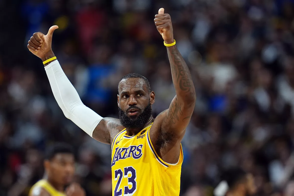 NBA／父子同場演出進行式 湖人頂薪約簽回詹皇