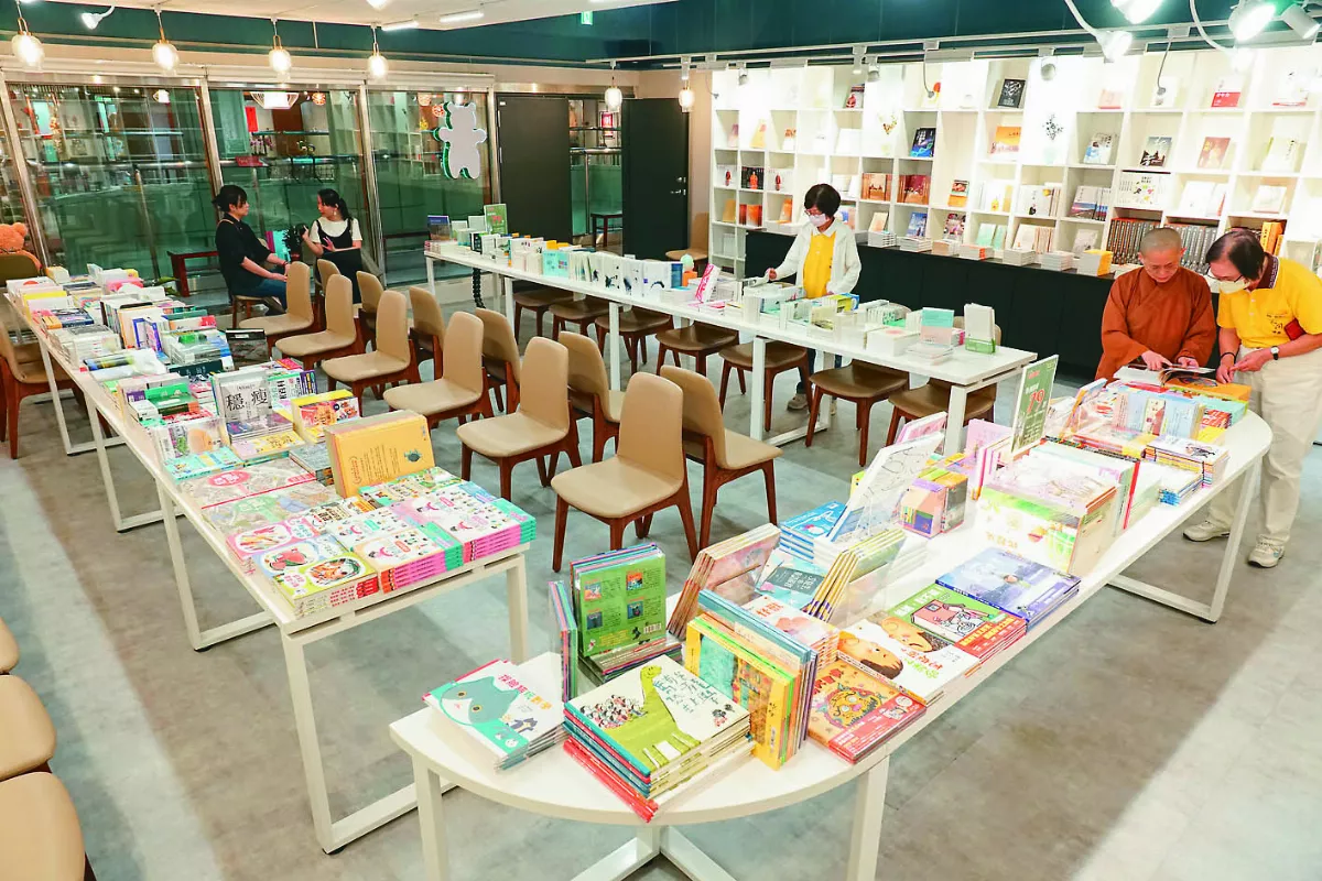 佛光山文化院善知識 7月曬書節開卷 書香古樂涼夏心靈