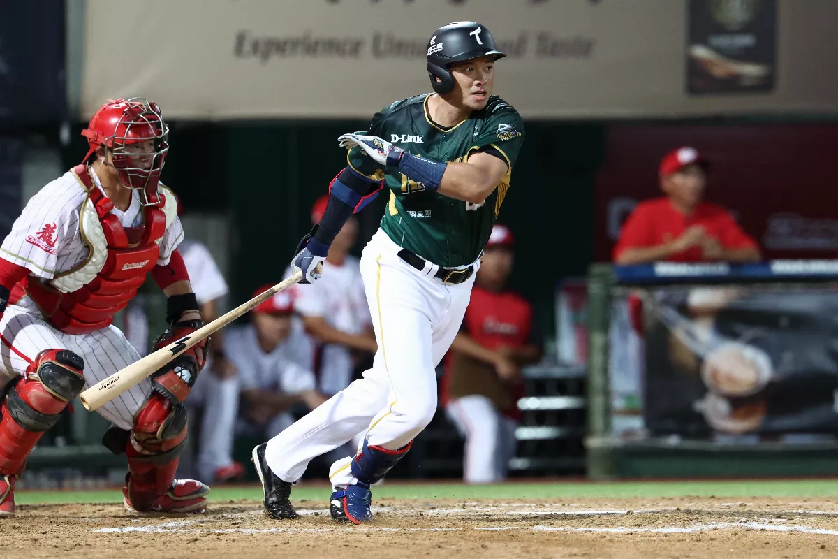 中職／吳念庭初先發 雄鷹投打俱佳下半季好彩頭