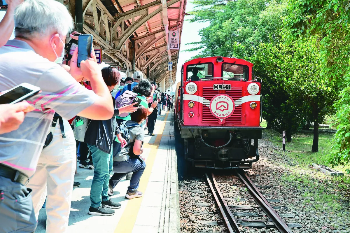 睽違15年 阿里山林鐵全線通車