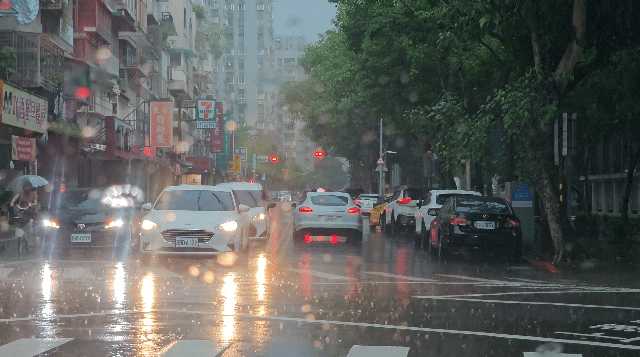 午後雷雨又來了  8縣市大雷雨齊轟1小時 