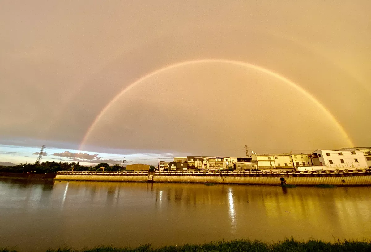 大雨過後如仙境   台南出現霓紅超吸睛