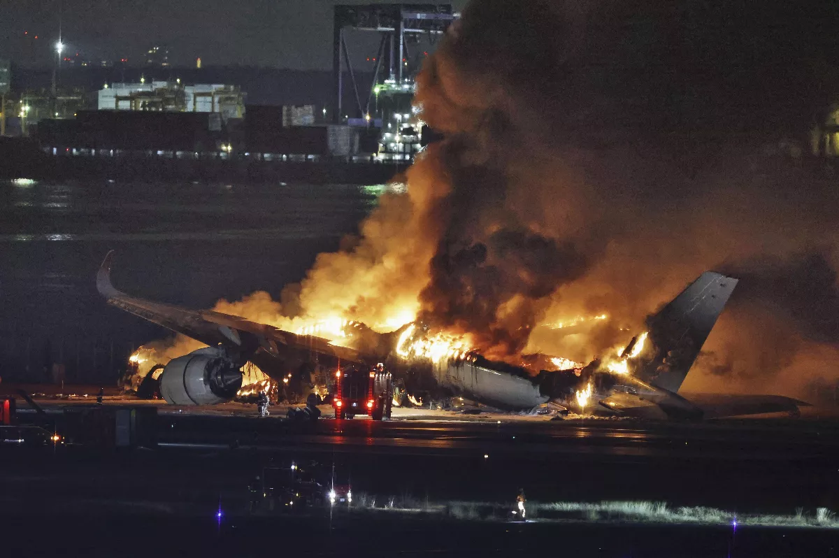 日航1月事故班機乘客全逃出 獲頒卓越飛安管理獎