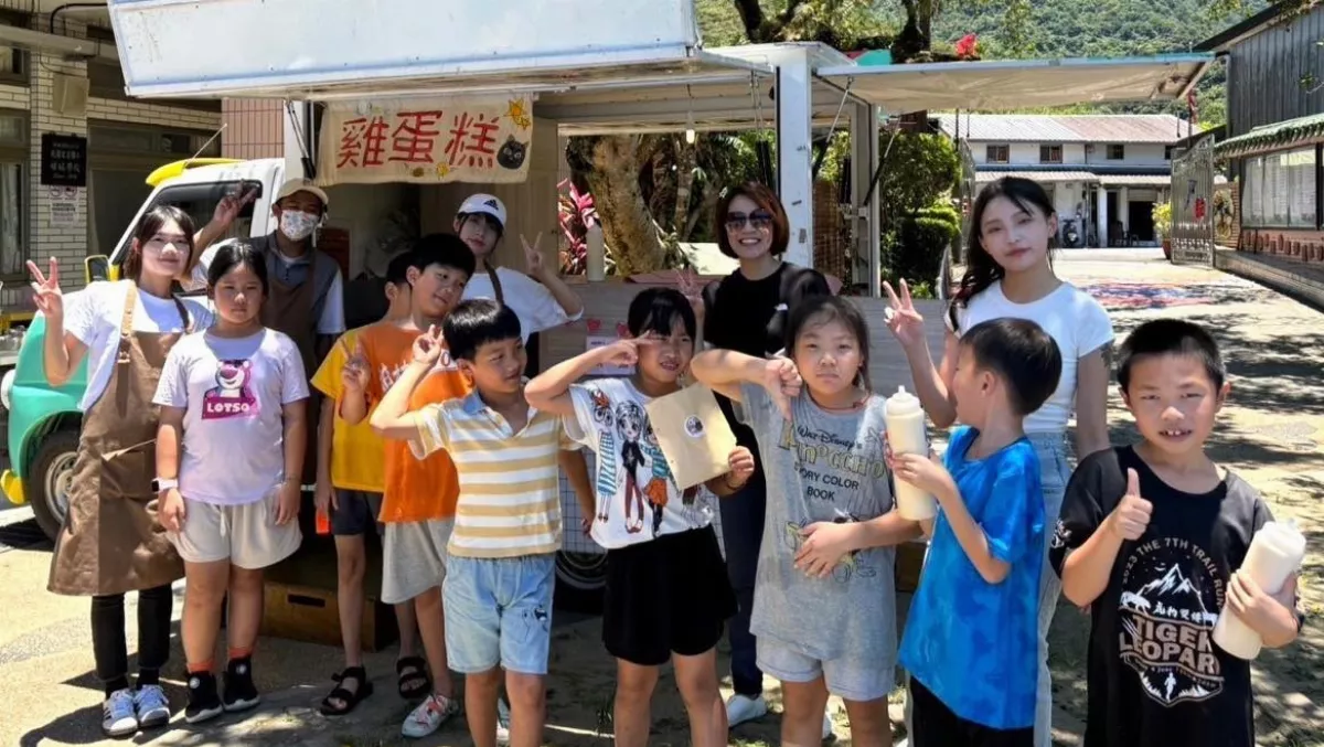 餐車駛進偏鄉 培力少年伴弱勢孩童做雞蛋糕
