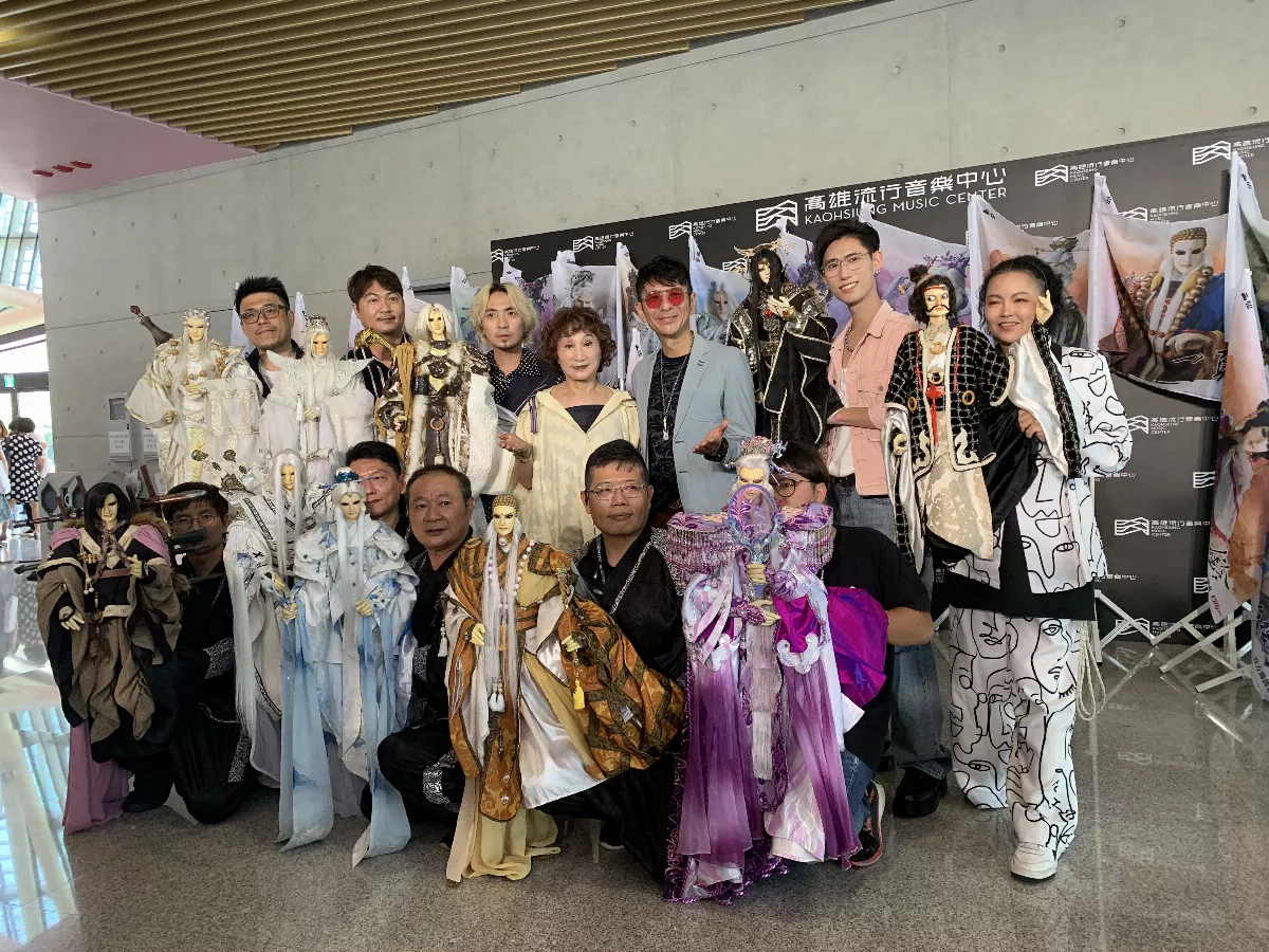 科技結合戲曲　真人攜手霹靂英雄超時空匯演　
