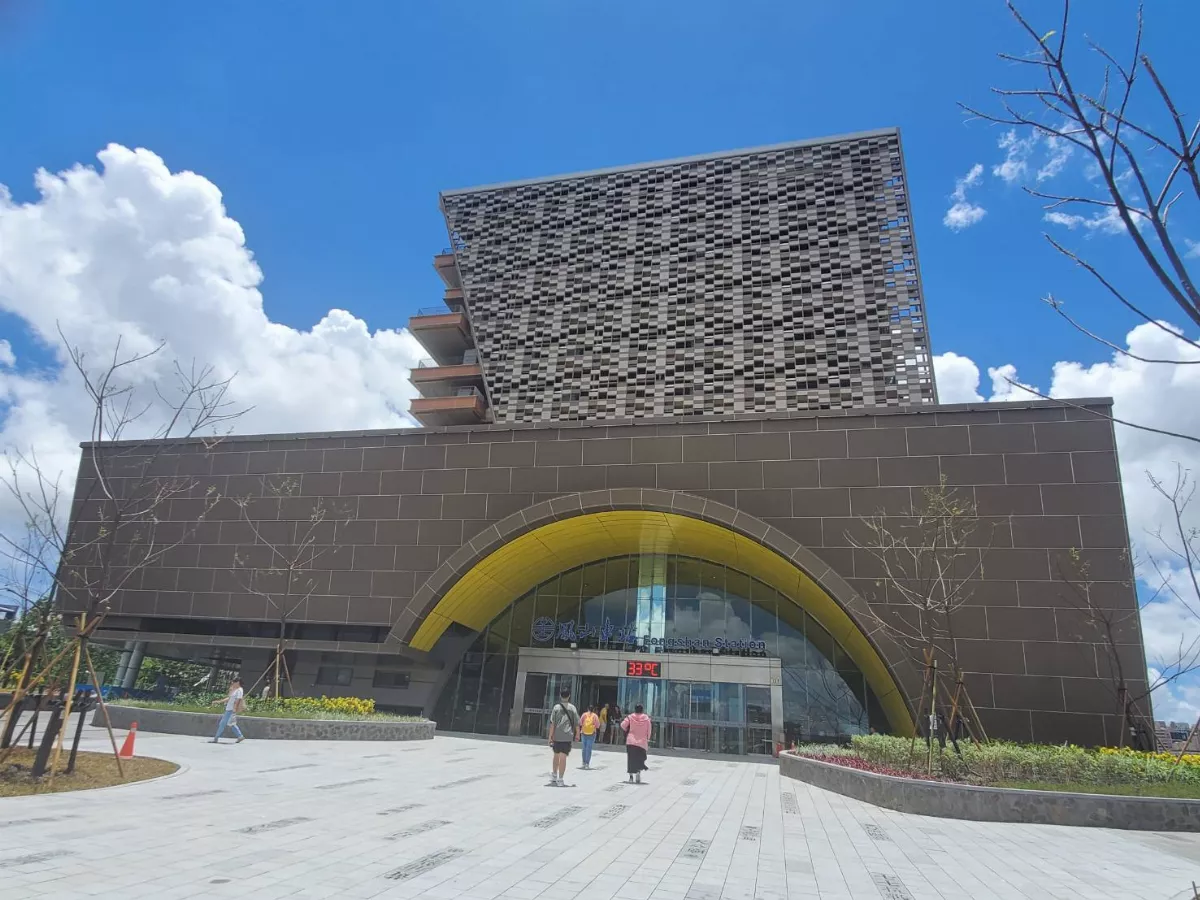 「空中鳳城」完工　高市提釘子戶安置配套以暢交通