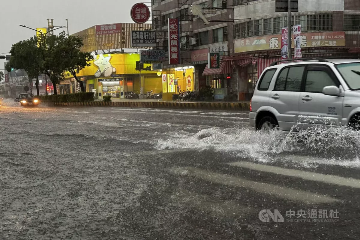 台南雷雨伴強風 新市3小時累積雨量破百毫米