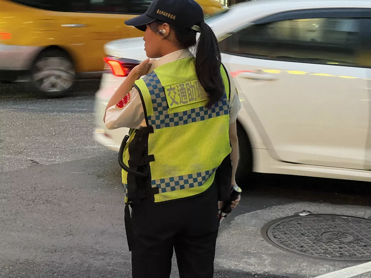 不是警察也能開單 北市交通助理員可舉發違規