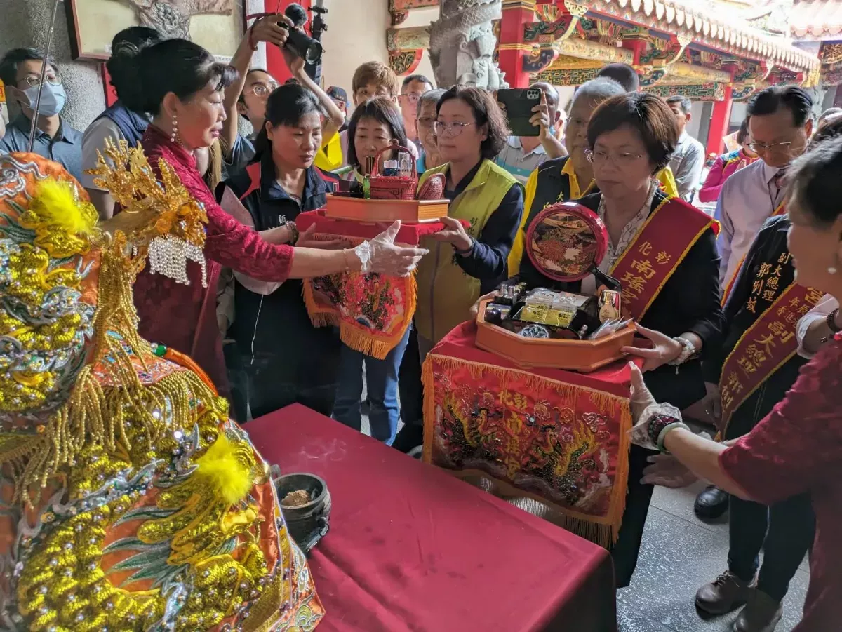 發揚媽祖慈悲精神   南瑤宮發放百萬獎學金助學子就學