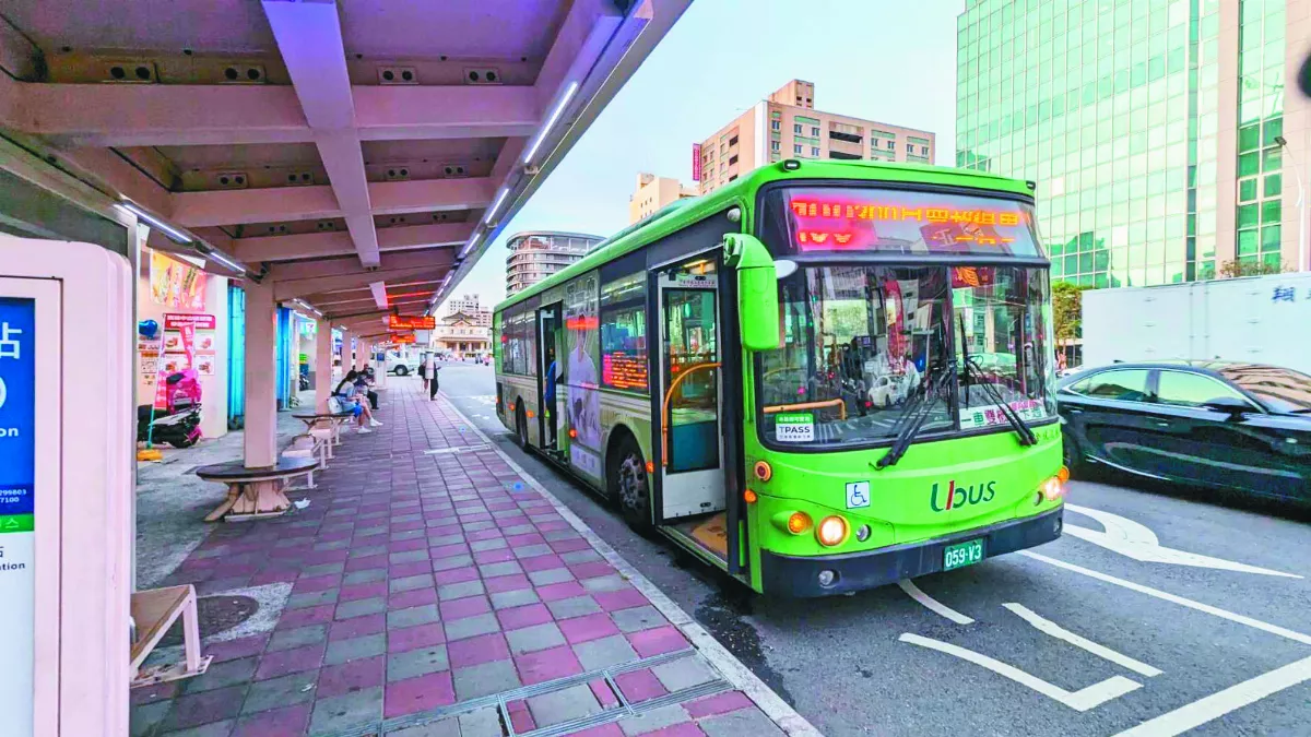 凱米風雨漸強 高雄市公車晚上7時後停駛