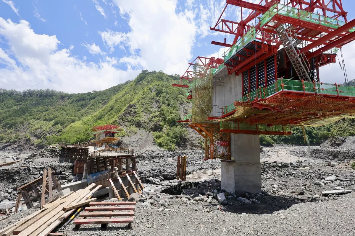 南橫高雄段搶通困難 預計31日先從台東端下山