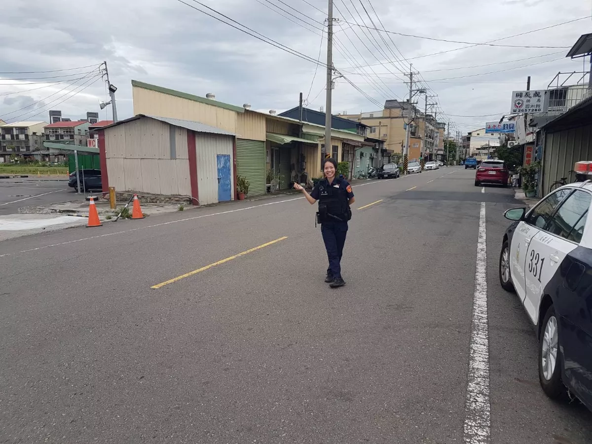 民眾颱風天遺失金戒指   警察尋獲但已被車壓扁