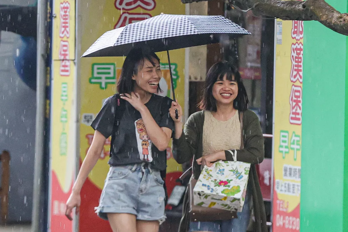 西半部留意 12縣市發布大雨特報