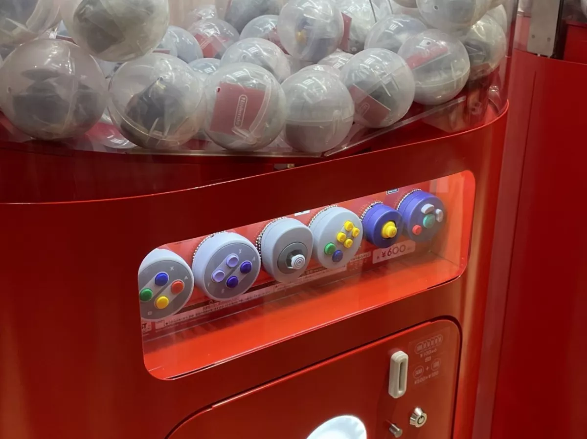 任天堂扭蛋是彩蛋   可當配件改裝遊戲手把