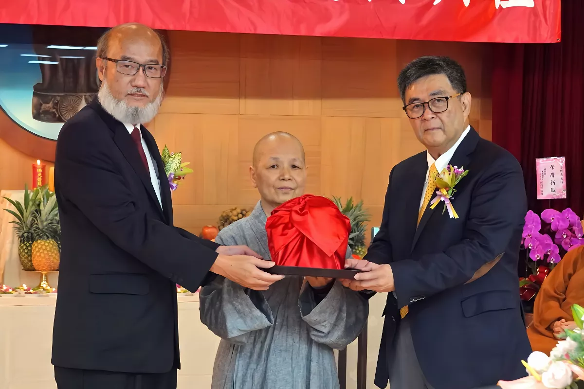 華梵大學校長交接 李天任二度出任