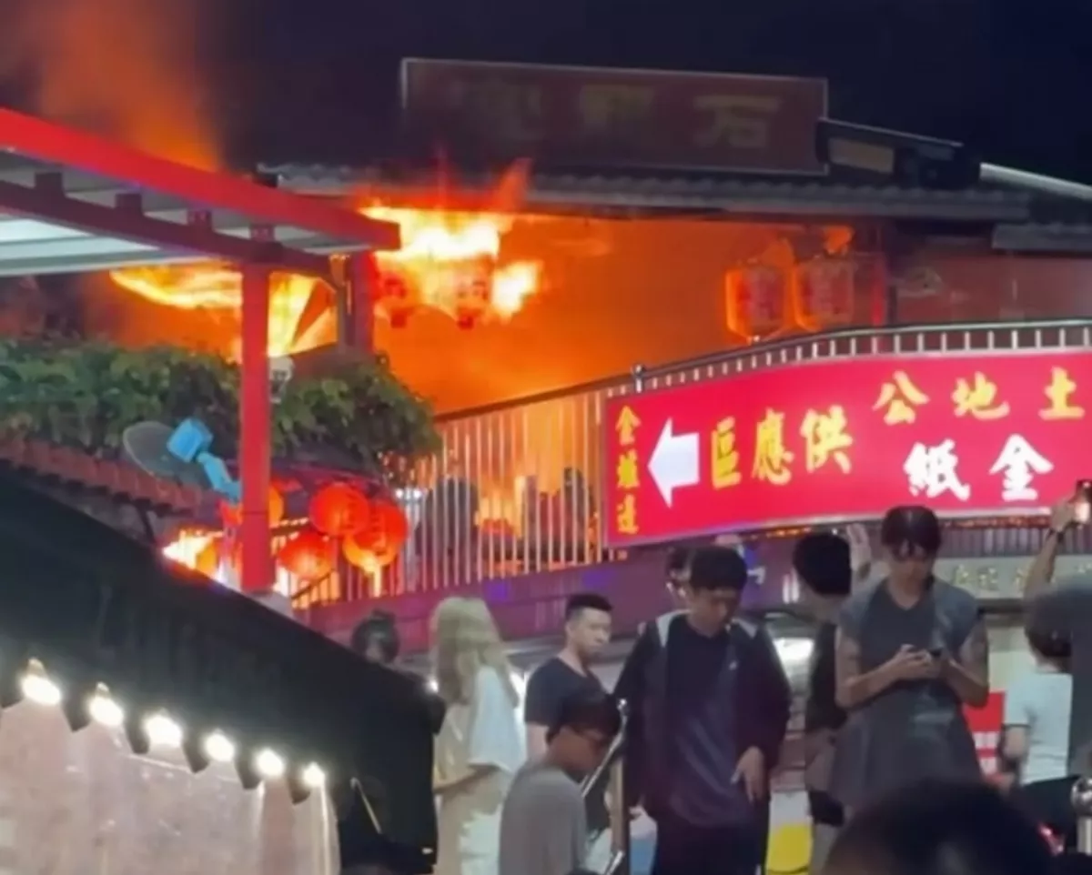 「泡麵土地公」石龍宮大火   信眾麵吃一半逃生