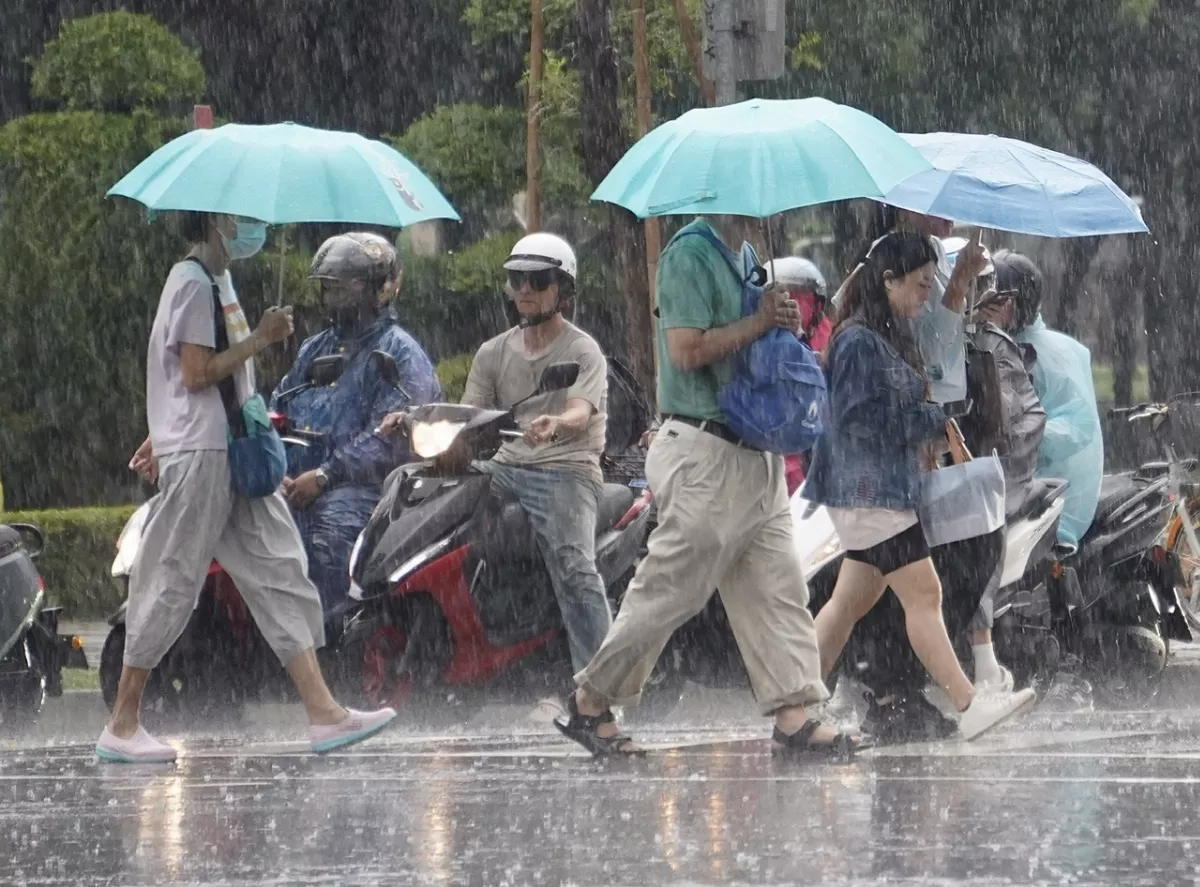 明後天各地仍炎熱 5日起苗栗以南整日有雨