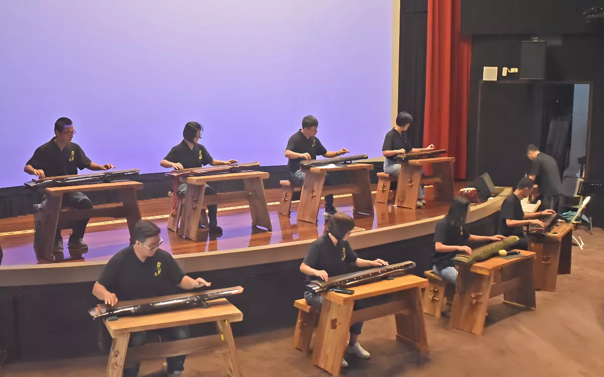 華梵大學台北孔廟音樂會　師生彈奏自製古琴