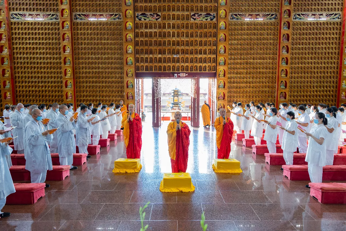 Hsi Lai Temple's Short-Term Monastic Retreat: Embrace a 