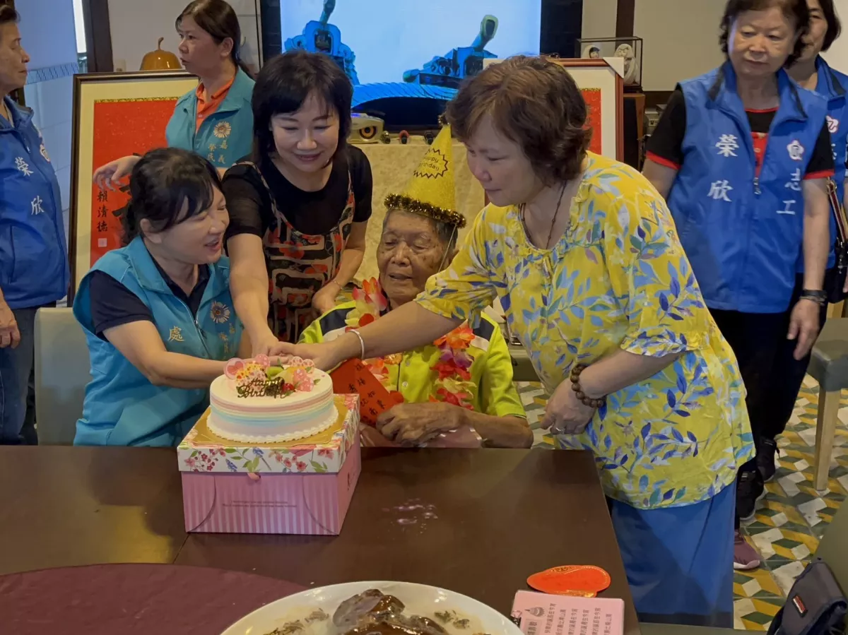 靠袍澤之子照顧 百歲獨身榮民嵩壽