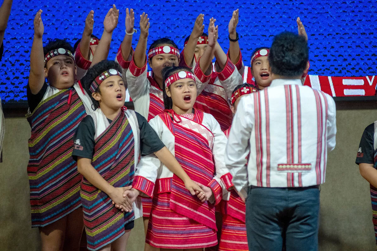 偏鄉小校受助不忘感恩  錦屏國小組台灣兒童合唱團