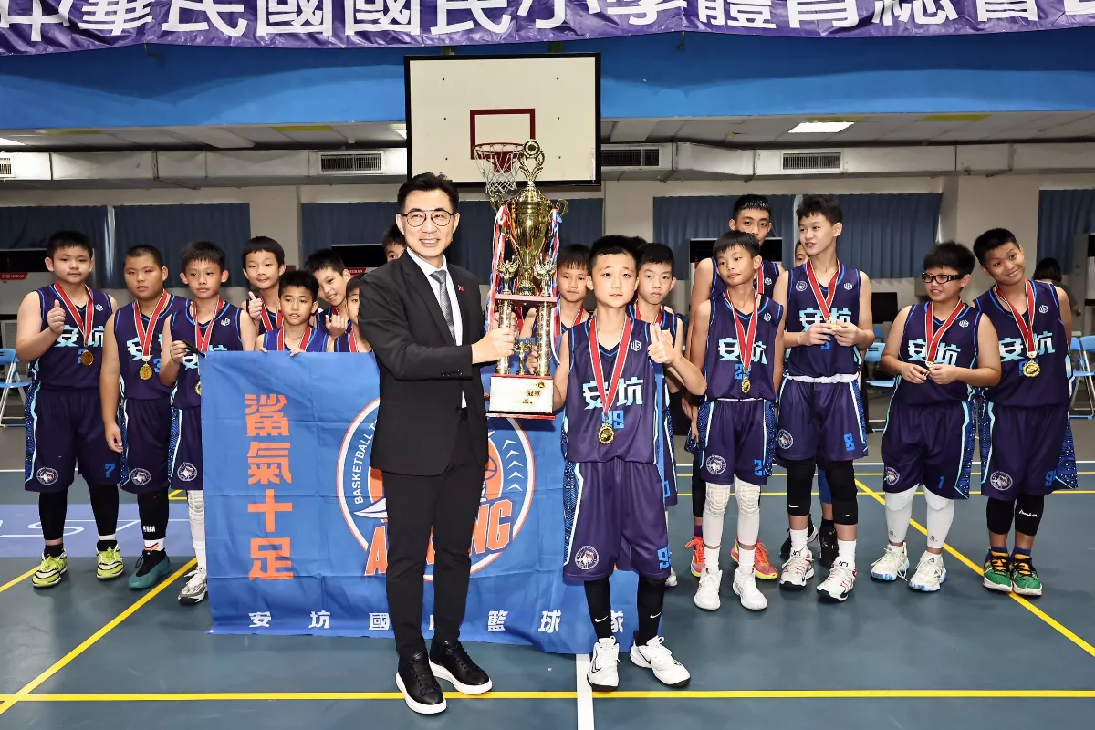 全國小學籃球夏聯 安坑永平稱王封后