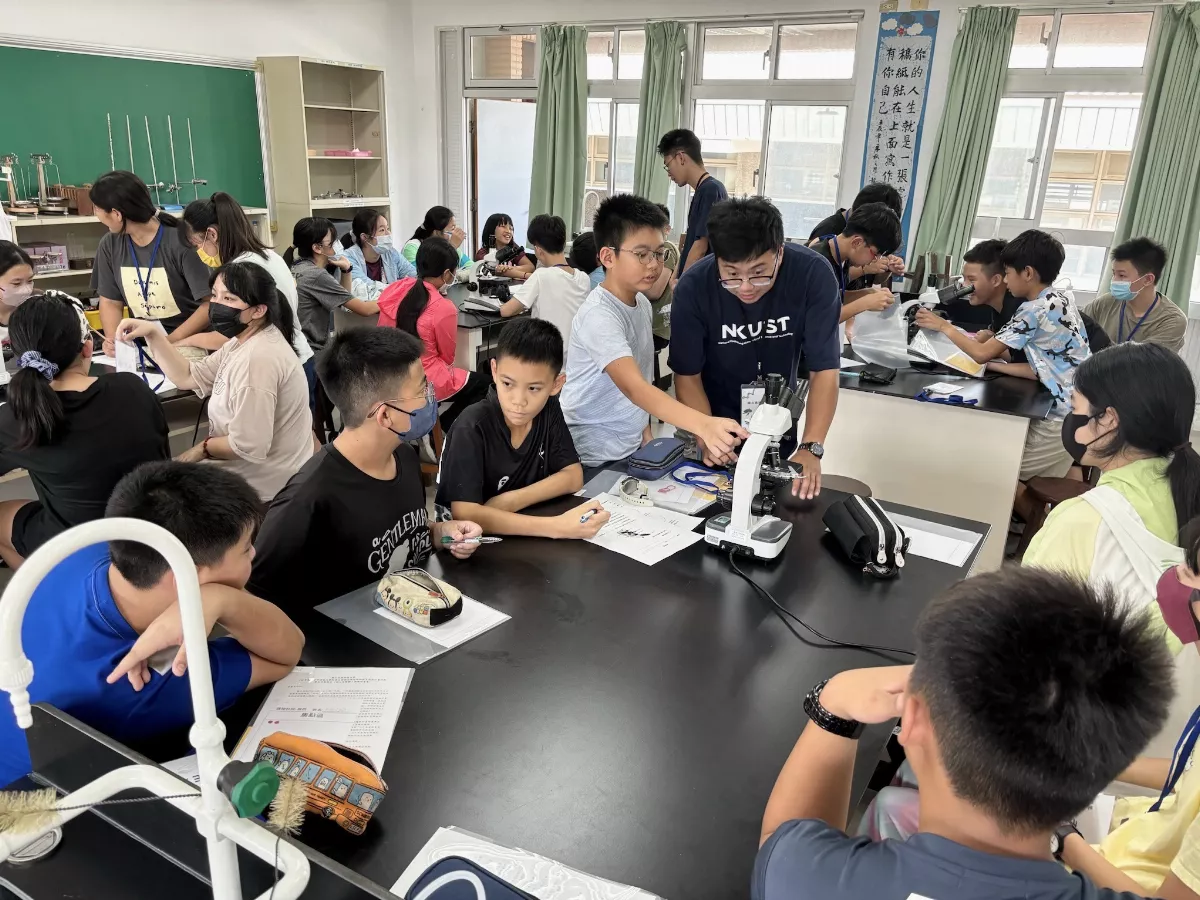 史懷哲計畫攜手國一暑修　涵養師資生人文關懷
