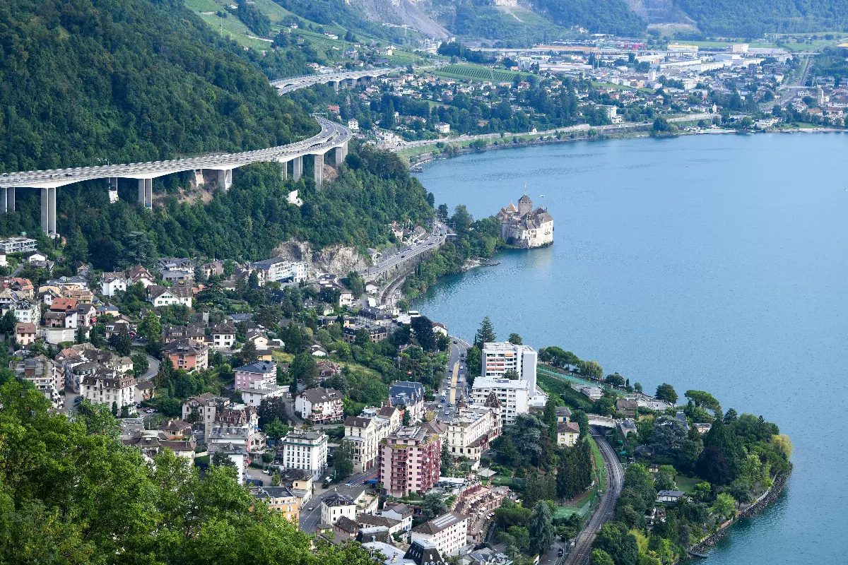 日內瓦湖海灘多處汙染嚴重 6成來自塑膠合成纖維