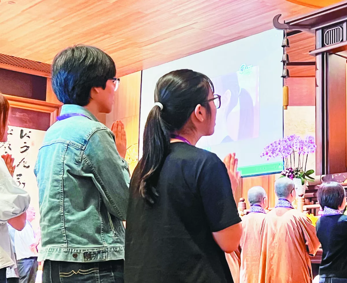 勵志中學小昕、小玲  發願回饋助人