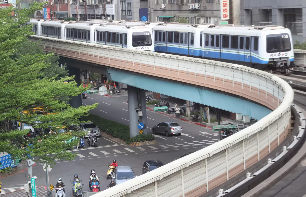文湖線受落雷號誌異常 班距調整中