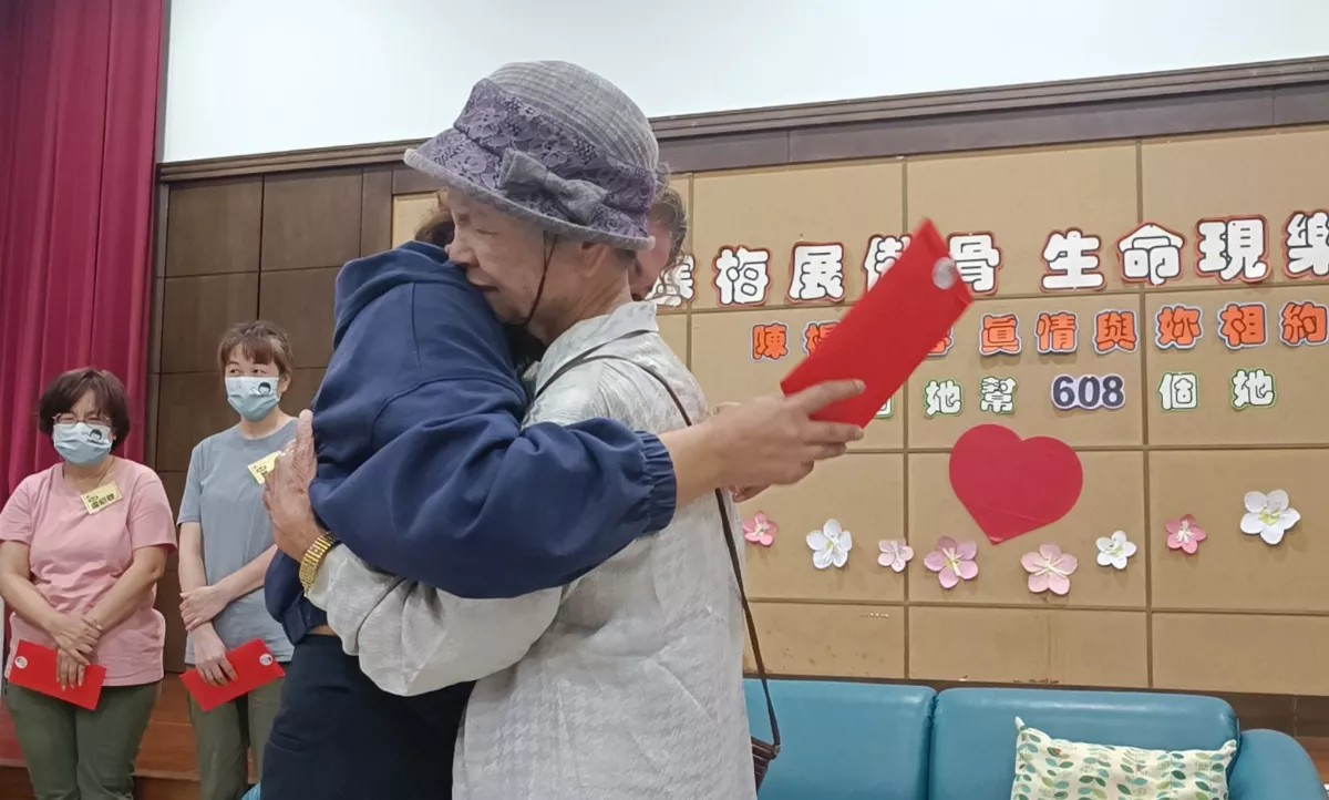 90歲幫助6百名單親媽  53年連續捐款逾1300萬
