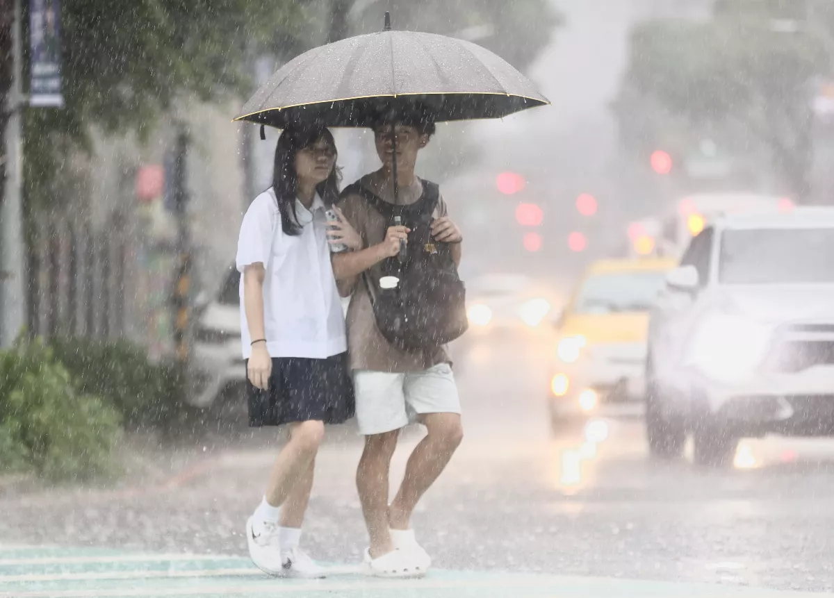 午後雷雨繼續下  周末轉乾後再變天