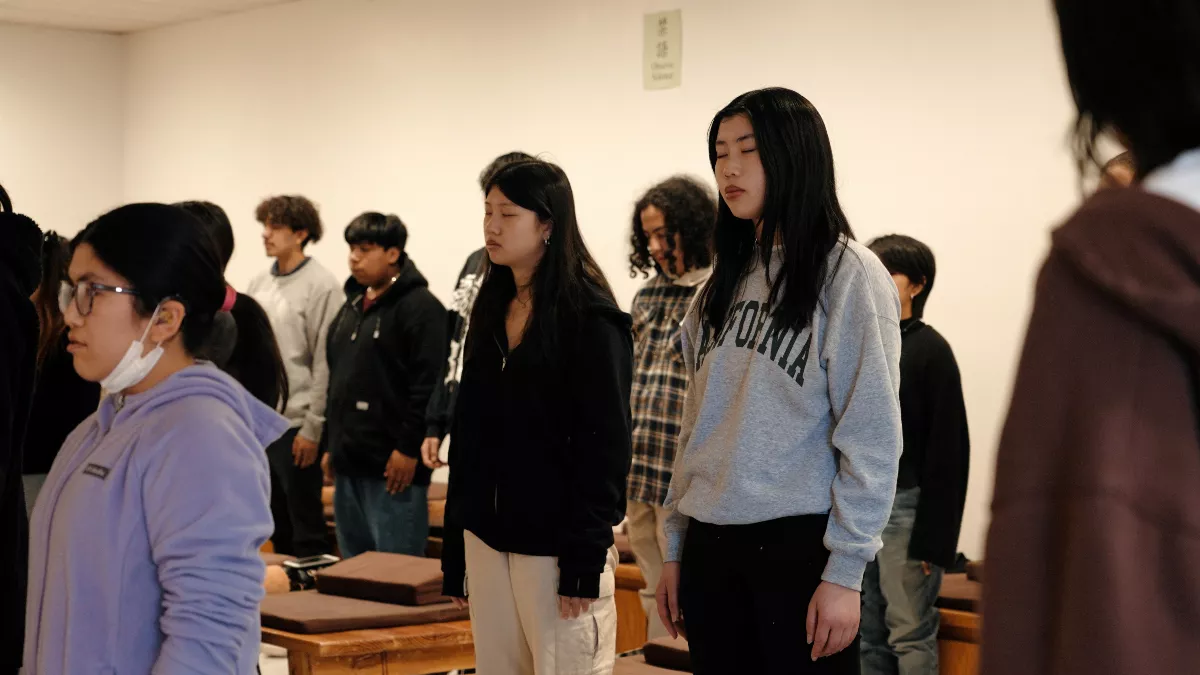 American High School Students Visit Hsi Lai Temple: Meditation Course Plants Seeds of Bodhi