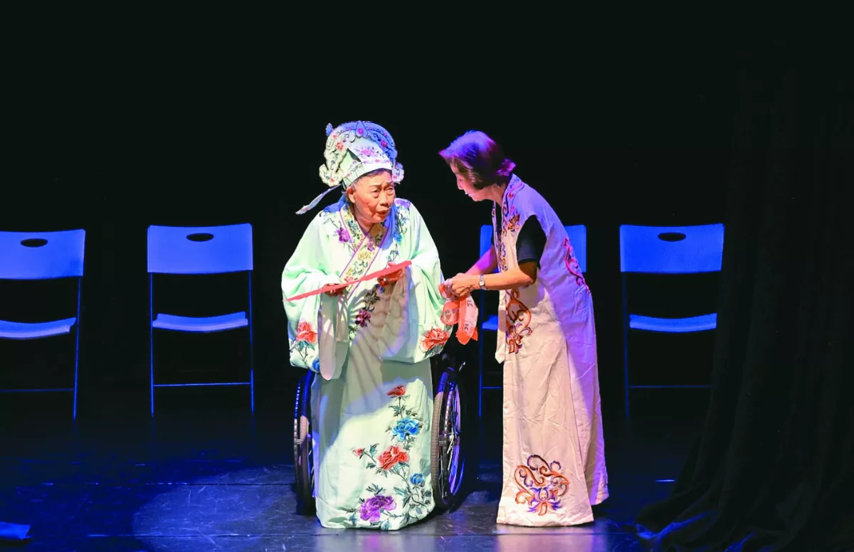 銀髮劇團 90歲嬤坐輪椅飆戲