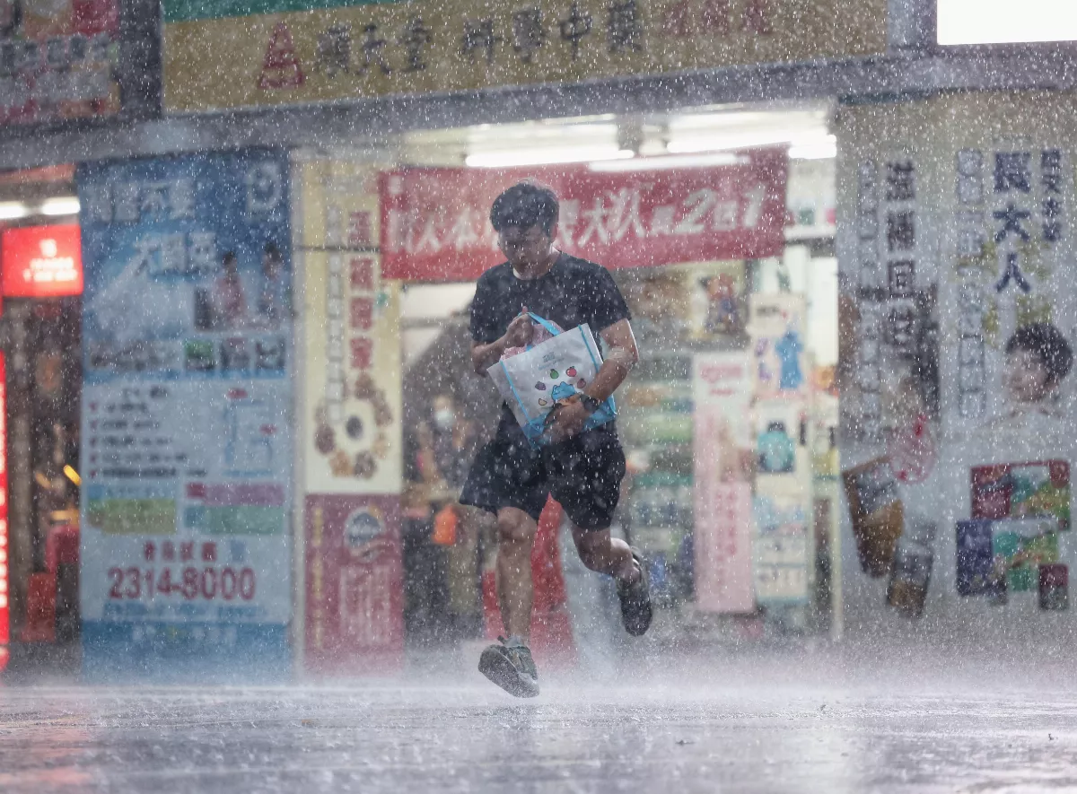 低壓往台灣靠近 未來一周這些地方慎防雨勢
