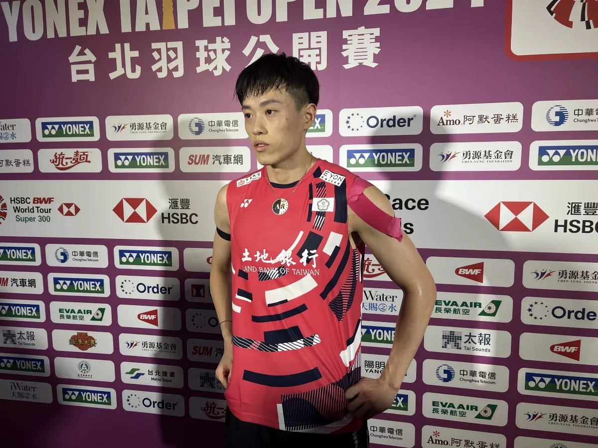 羽球／友達以上戰鬥 林俊易拍落李佳豪