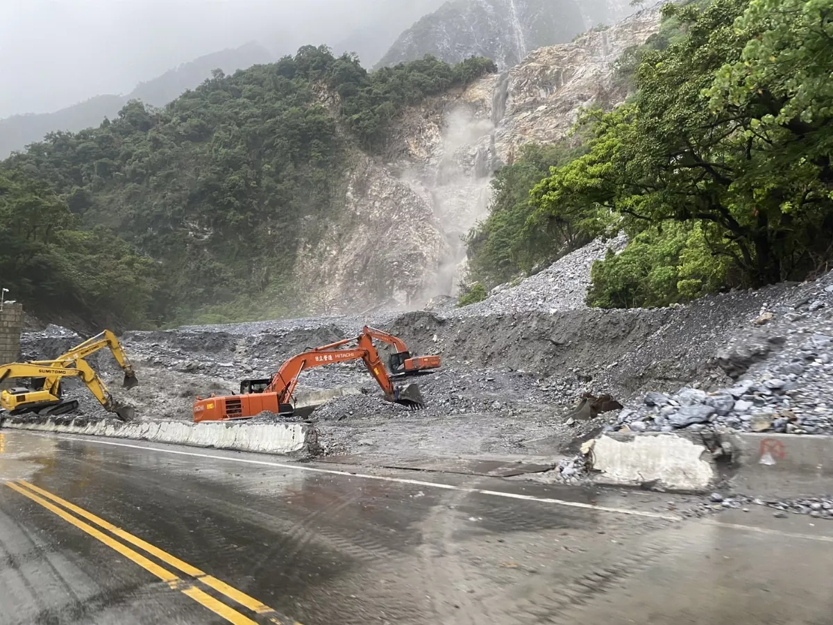 蘇花公路搶通中 估10日下午開放雙向及夜間通行