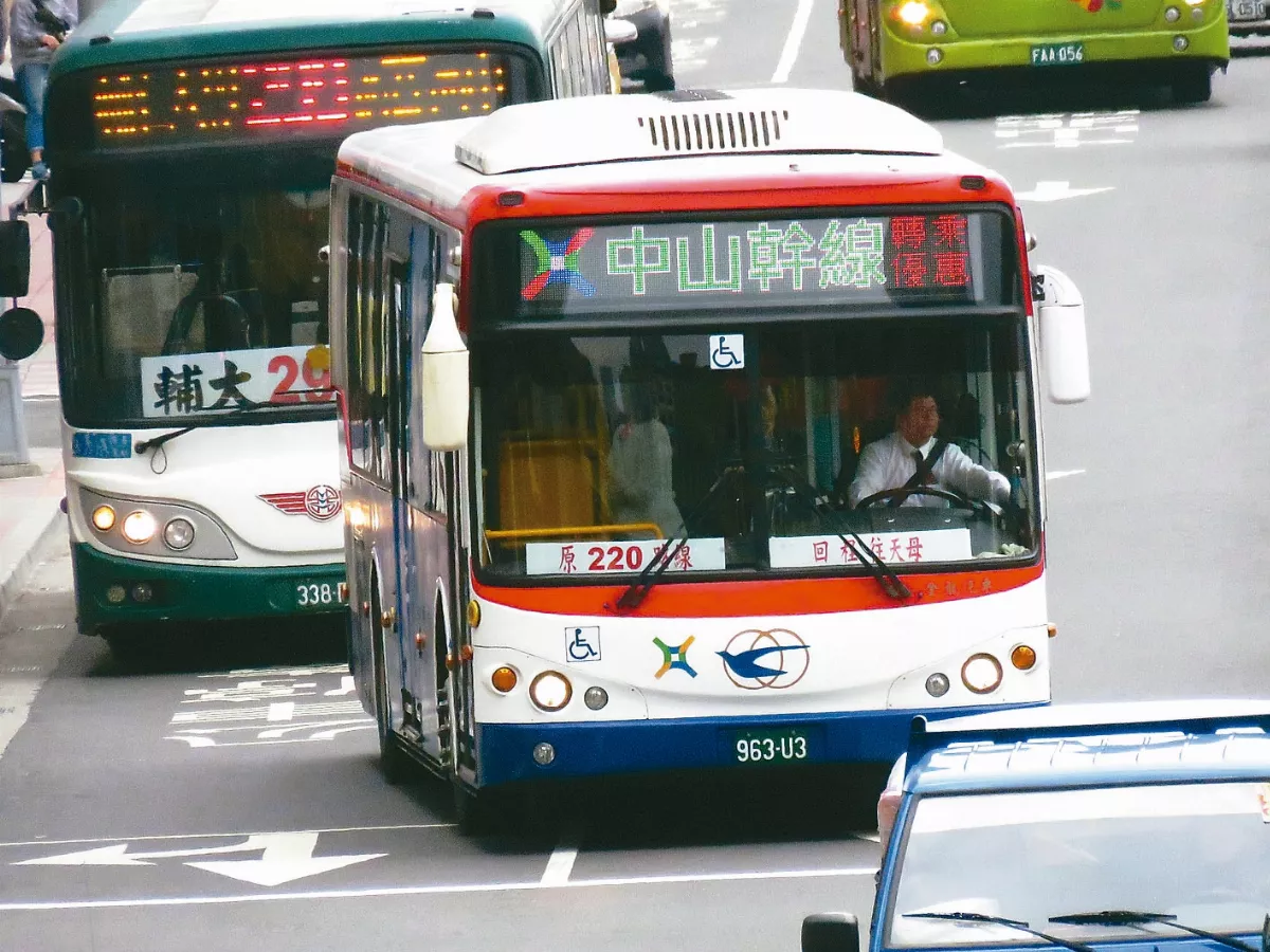 響應國際無車日 蔣萬安9/20搭綠運輸上班