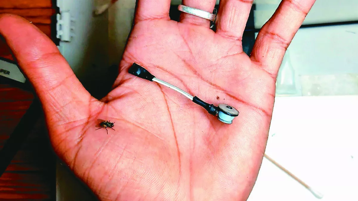 僅0.65公分長 比小指甲寬度還小 學生用原子筆 造出世界最小吸塵器