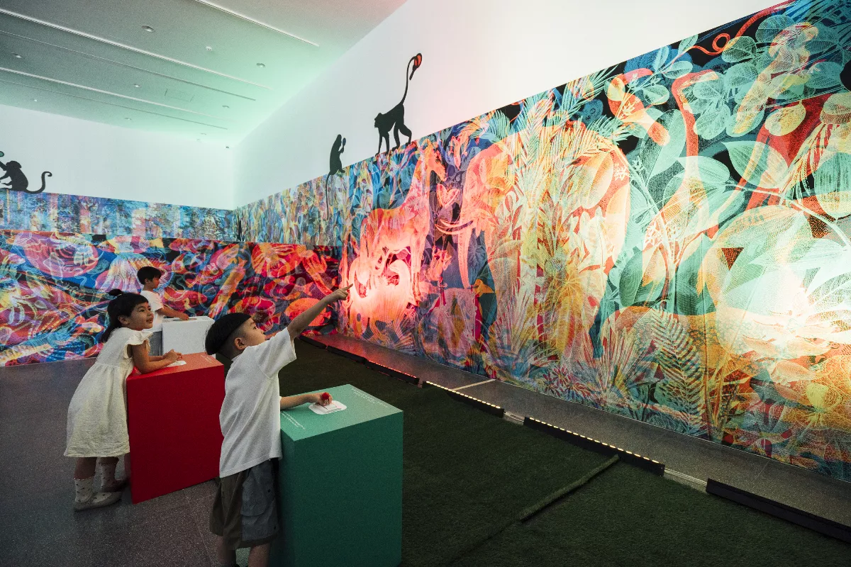 桃園兒美館「光盒作用」互動展　邀親子走入流動的藝術光盒
