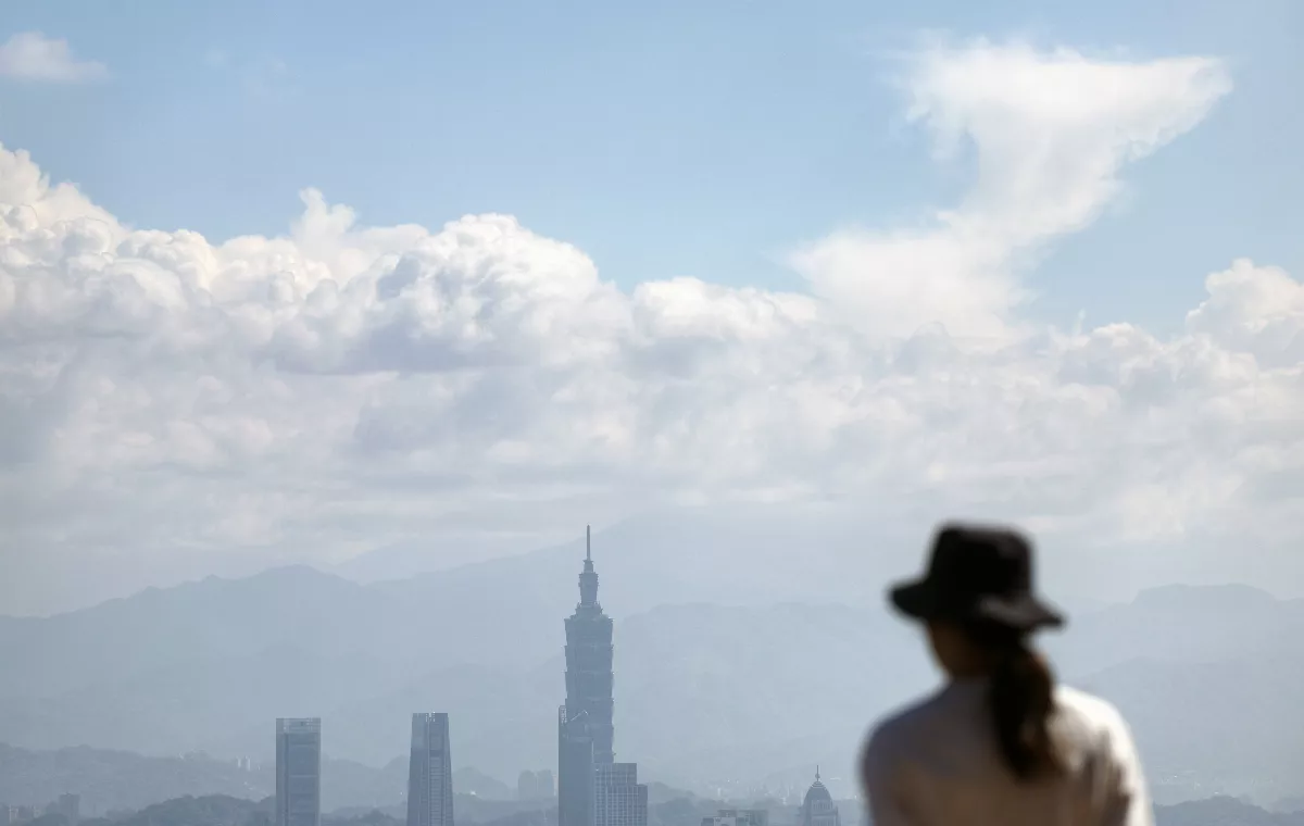 今高溫上看35度 中秋節東雨西晴 貝碧佳轉中颱不影響台灣