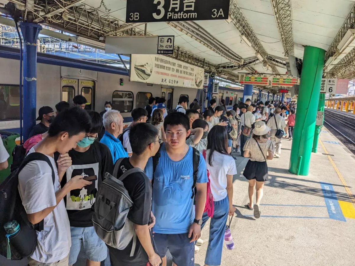 中秋非連假旅客卻破表 台鐵做好尖峰疏運準備